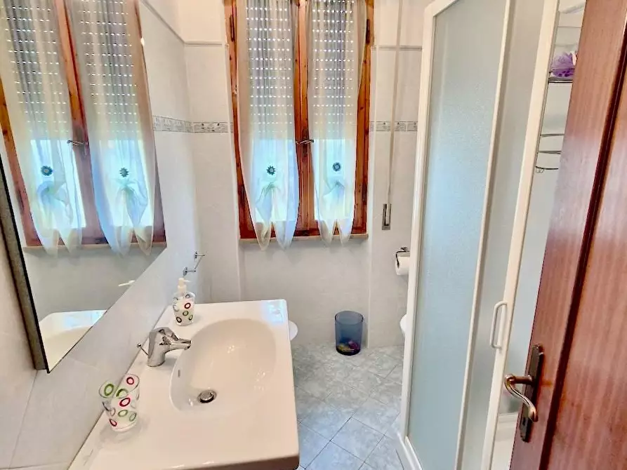 Immagine 37 di Villa in vendita  a Pisa