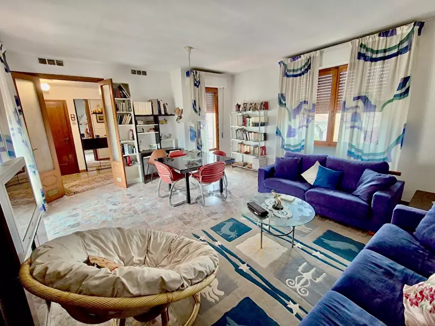 Immagine 26 di Villa in vendita  a Pisa