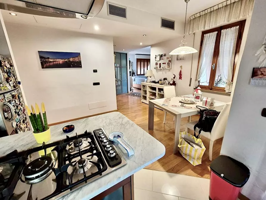 Immagine 10 di Villa in vendita  a Pisa