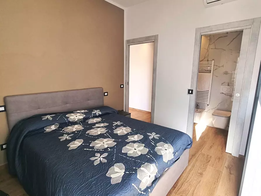 Immagine 17 di Appartamento in vendita  a Viareggio