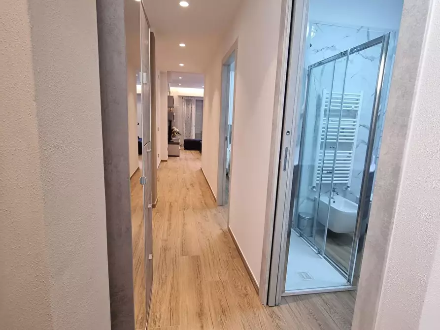 Immagine 6 di Appartamento in vendita  a Viareggio