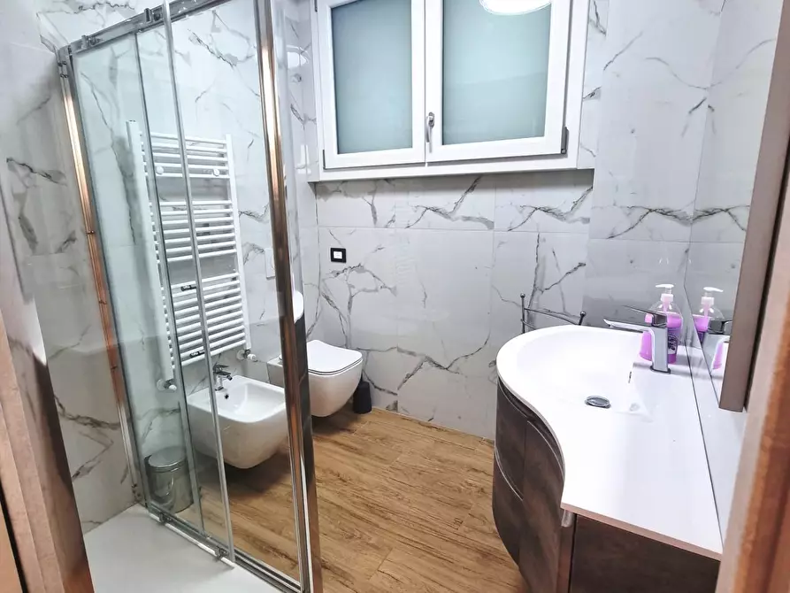 Immagine 9 di Appartamento in vendita  a Viareggio