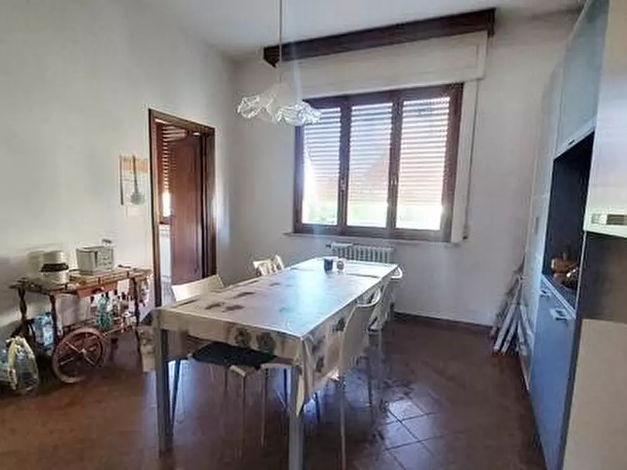 Immagine 5 di Villa in vendita  a Cascina