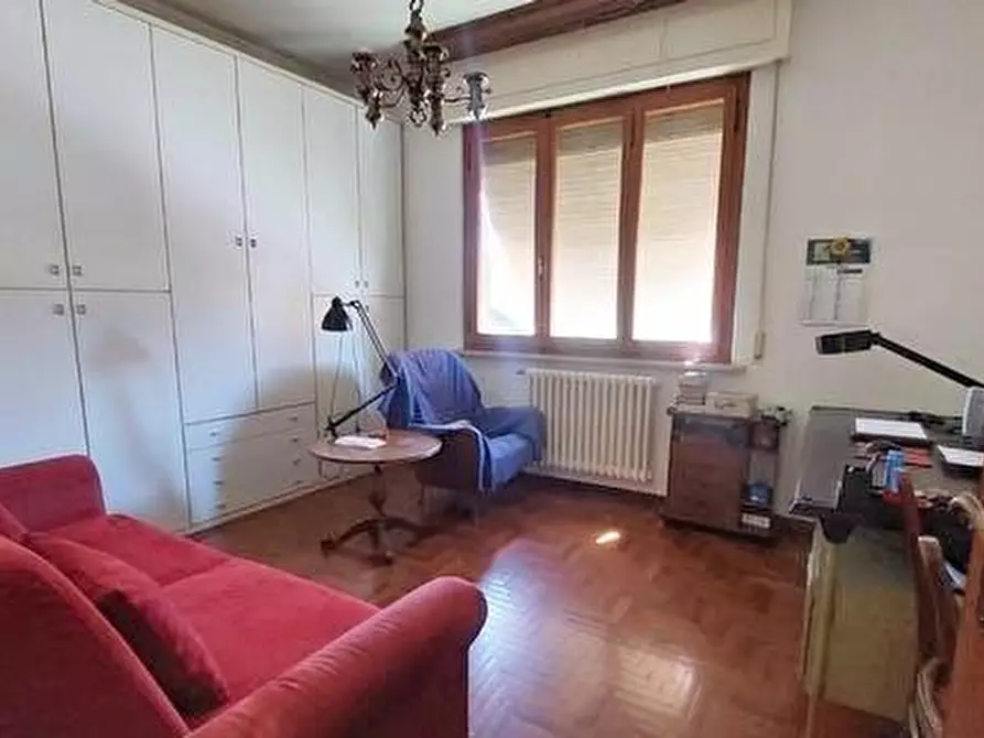 Immagine 11 di Villa in vendita  a Cascina