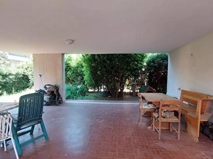 Immagine 14 di Villa in vendita  a Cascina