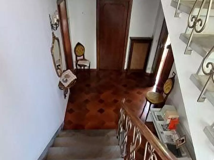 Immagine 7 di Villa in vendita  a Cascina