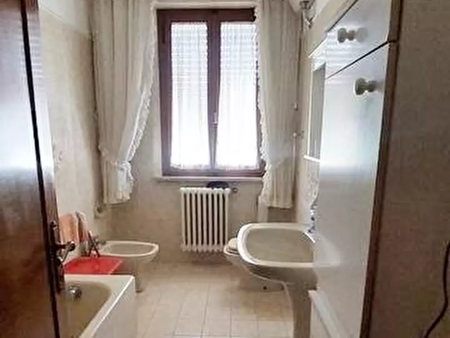 Immagine 12 di Villa in vendita  a Cascina