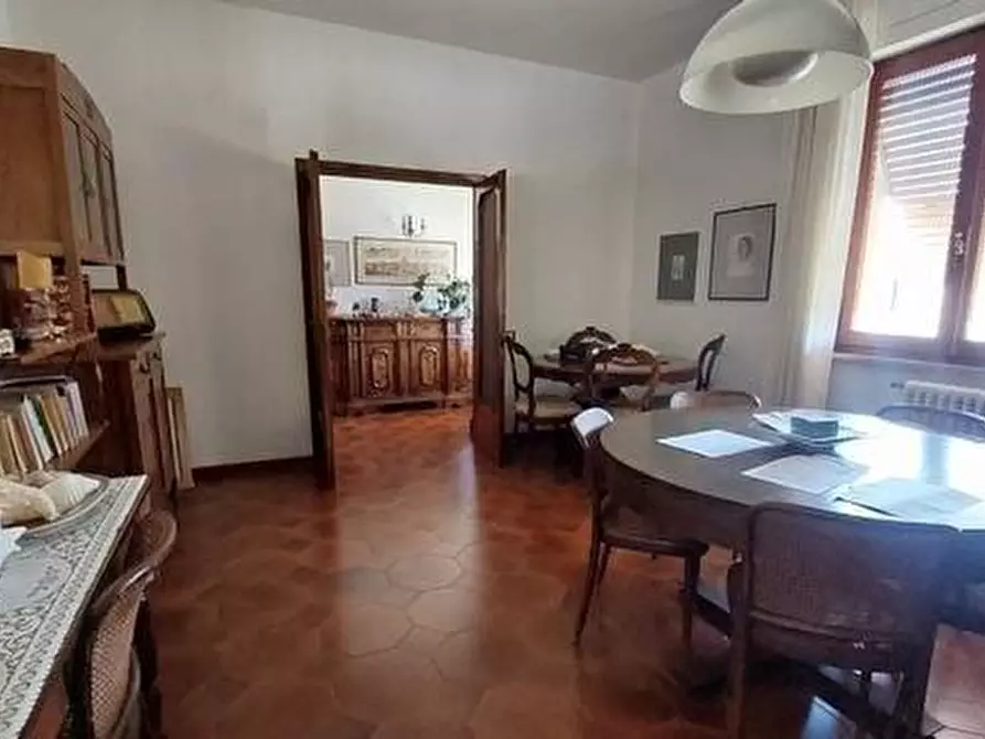 Immagine 3 di Villa in vendita  a Cascina