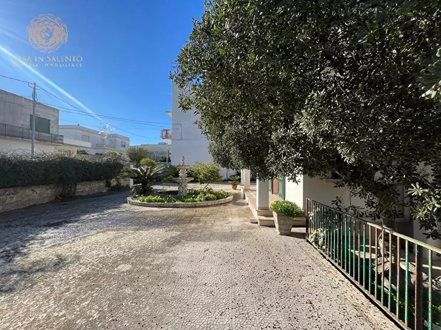 Immagine 47 di Villa in vendita  a Castrignano Del Capo