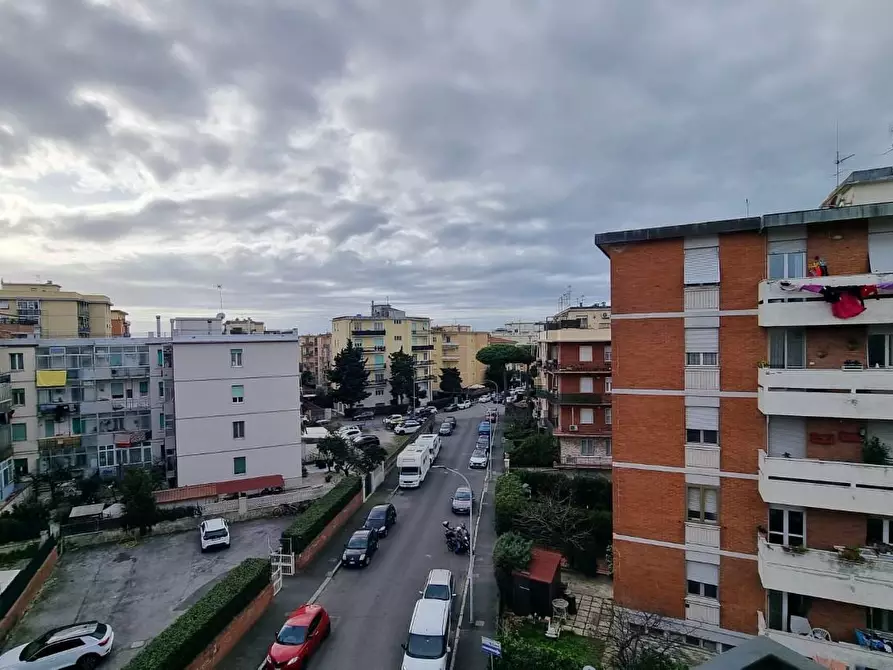 Immagine 5 di Appartamento in vendita  a Livorno