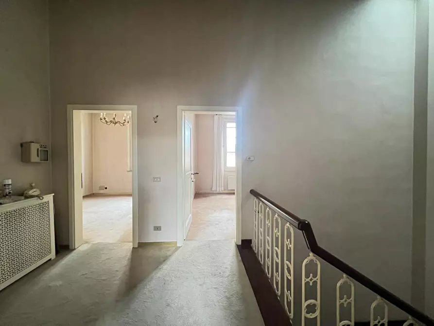 Immagine 10 di Villa in vendita  a Empoli