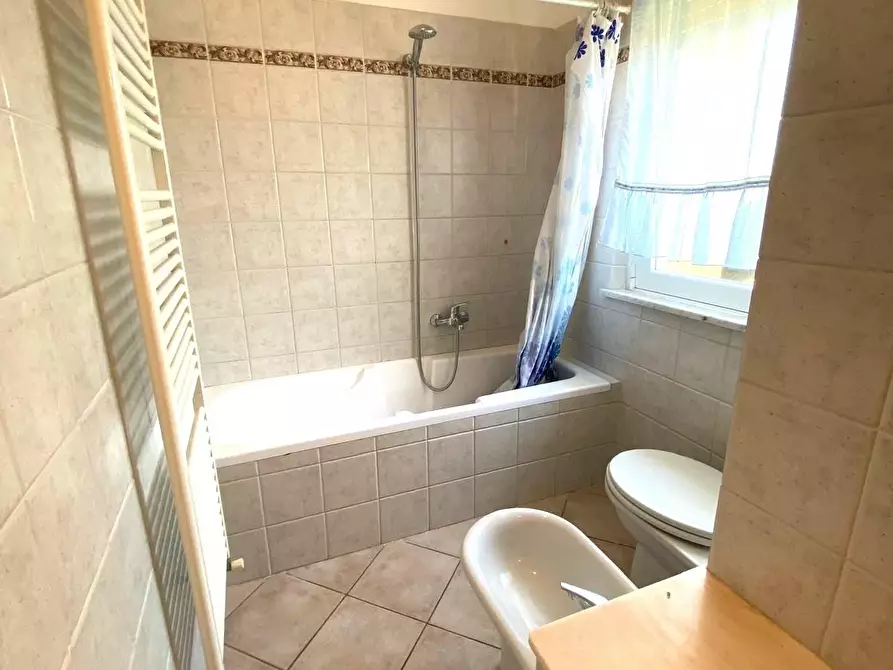 Immagine 12 di Appartamento in vendita  a Massa