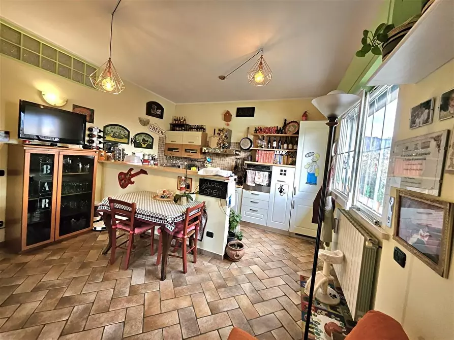 Immagine 13 di Villa in vendita  a Montignoso