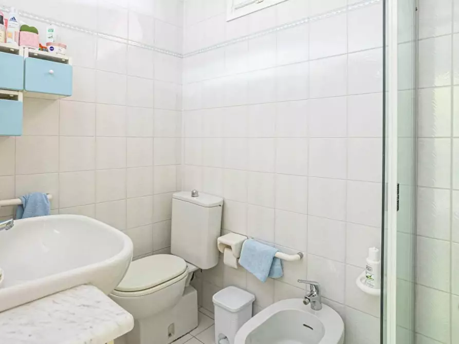 Immagine 2 di Villa in vendita  a Carrara