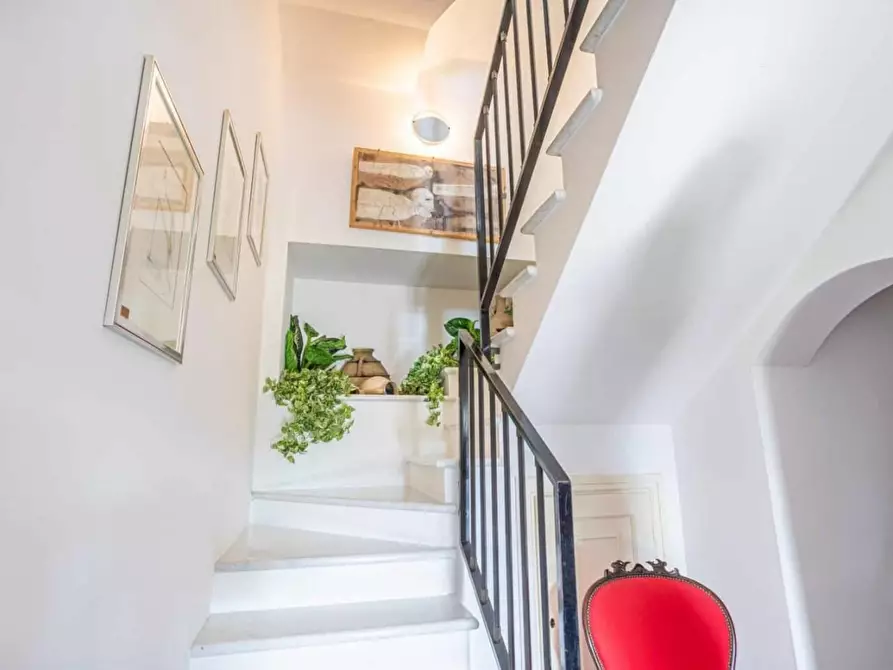 Immagine 34 di Villa in vendita  a Carrara