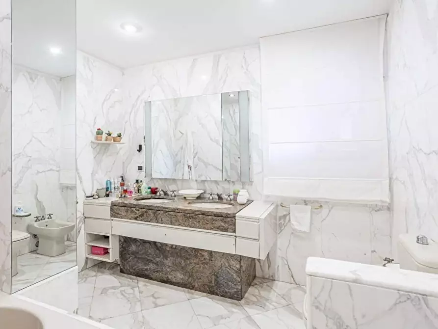 Immagine 22 di Villa in vendita  a Carrara