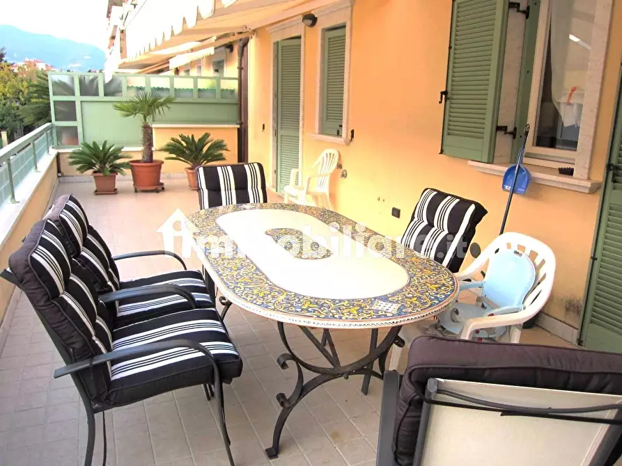 Immagine 10 di Appartamento in vendita  a Massa