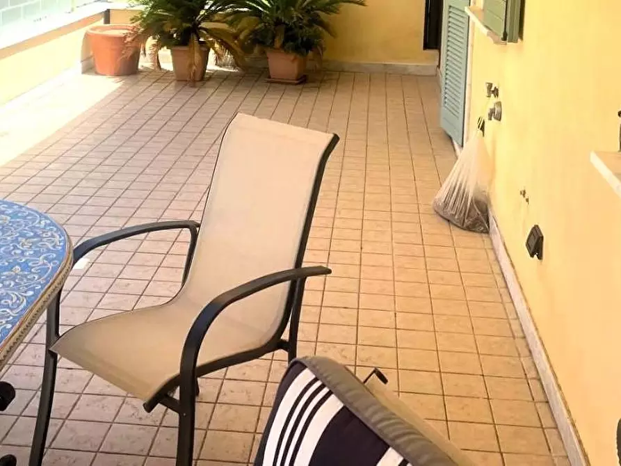 Immagine 11 di Appartamento in vendita  a Massa