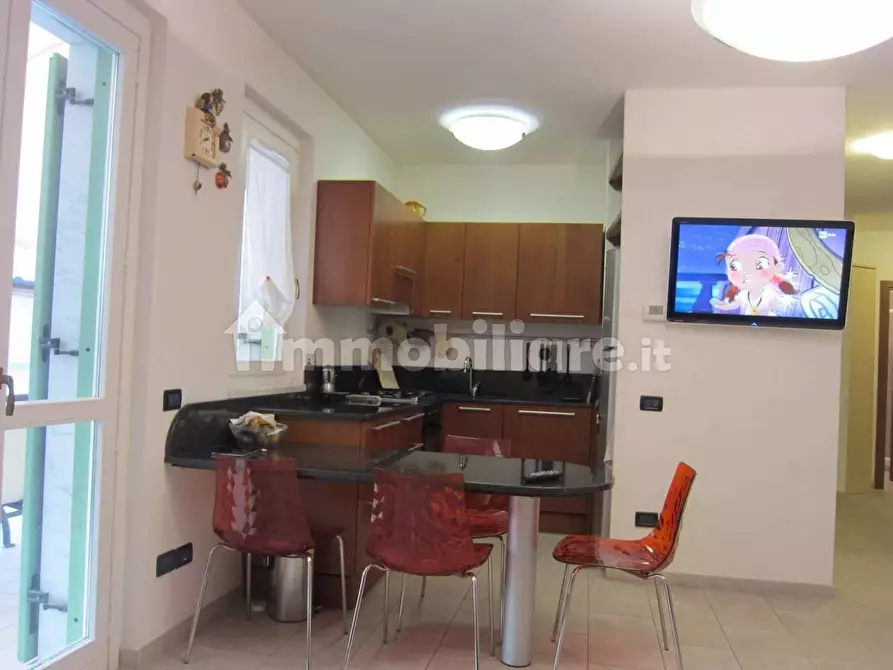 Immagine 12 di Appartamento in vendita  a Massa