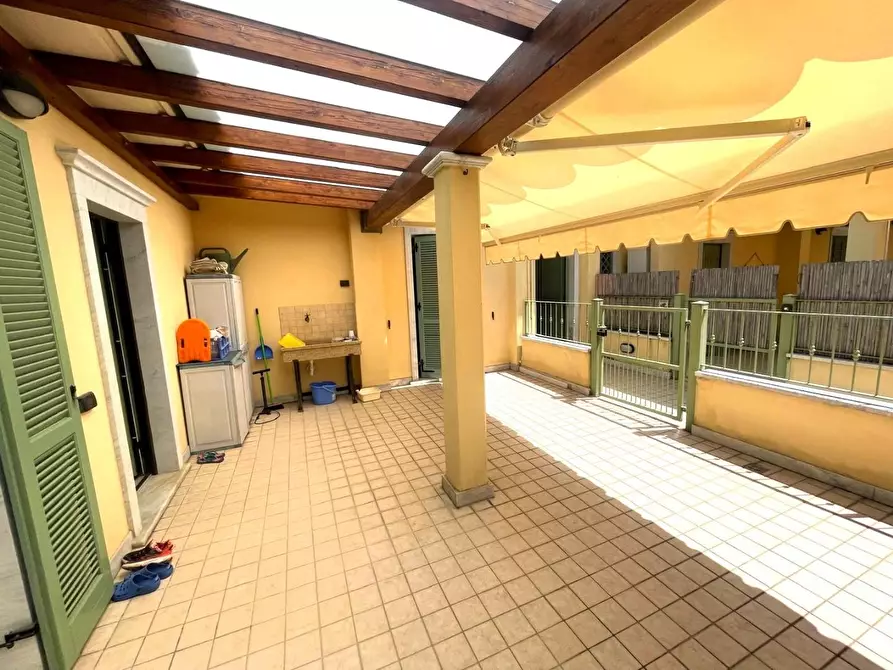 Immagine 2 di Appartamento in vendita  a Massa