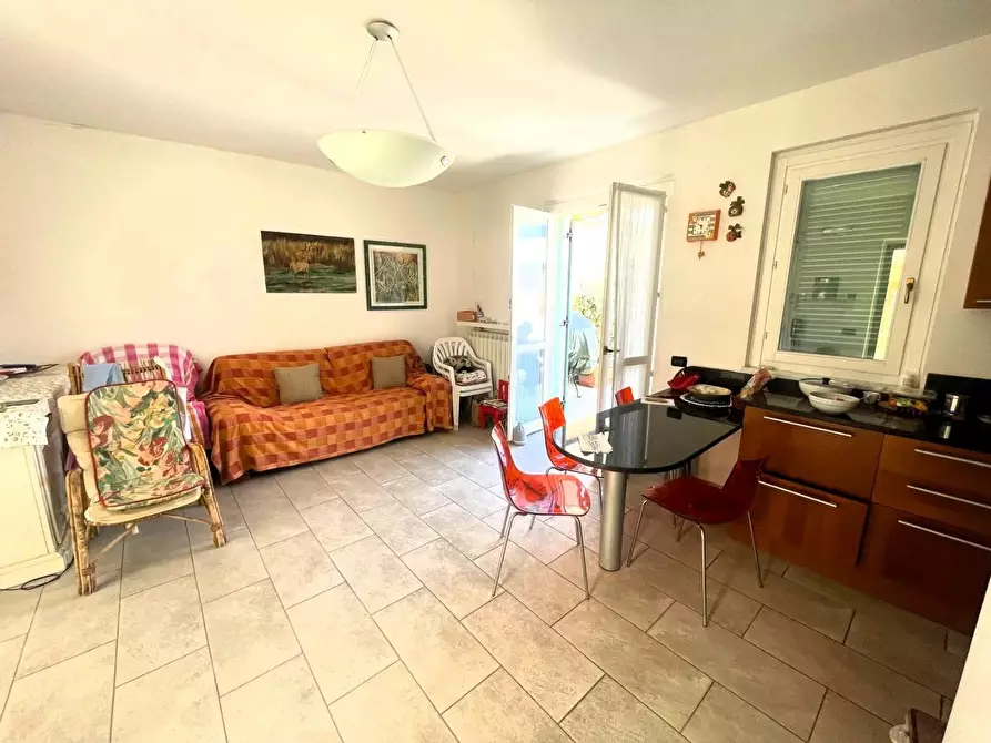 Immagine 18 di Appartamento in vendita  a Massa