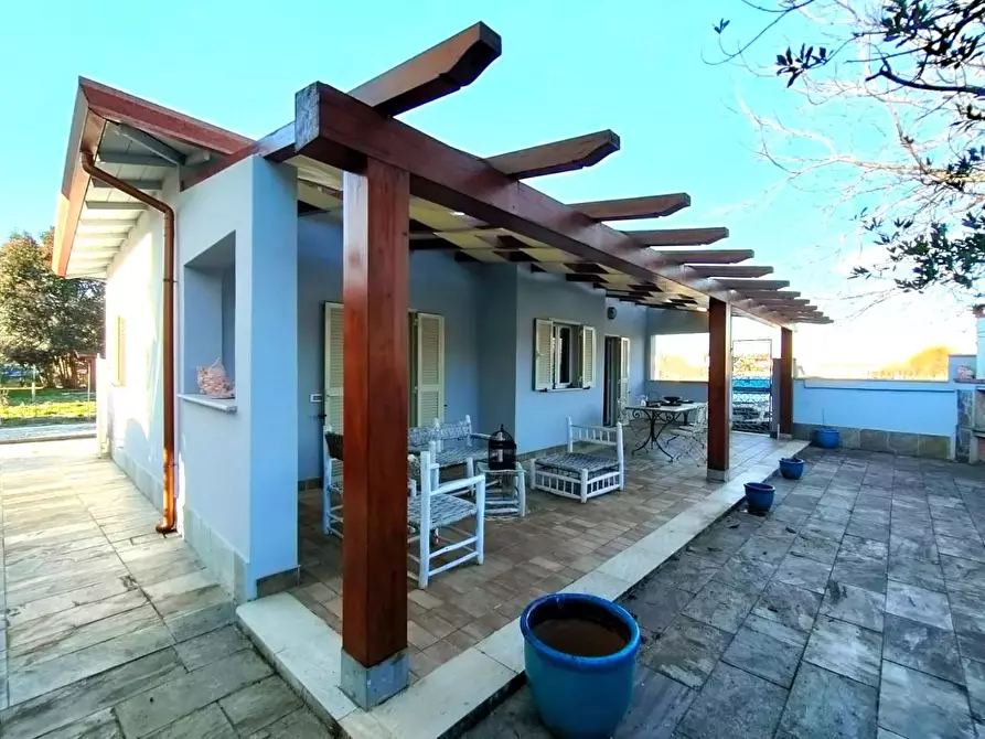 Immagine 2 di Casa indipendente in vendita  a Massa