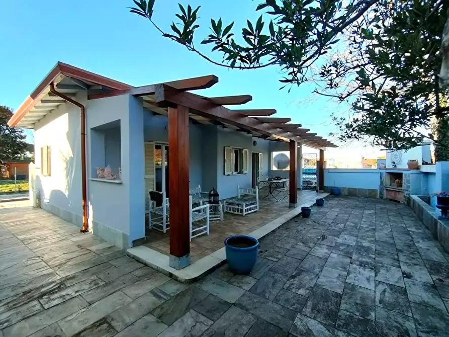 Immagine 18 di Casa indipendente in vendita  a Massa