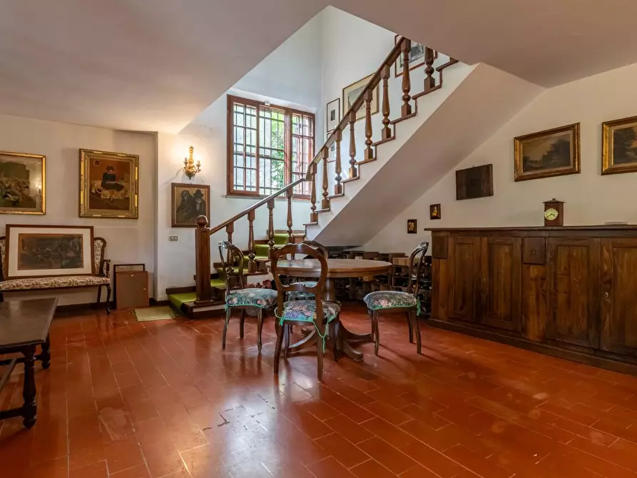 Immagine 2 di Villa in vendita  a San Giuliano Terme