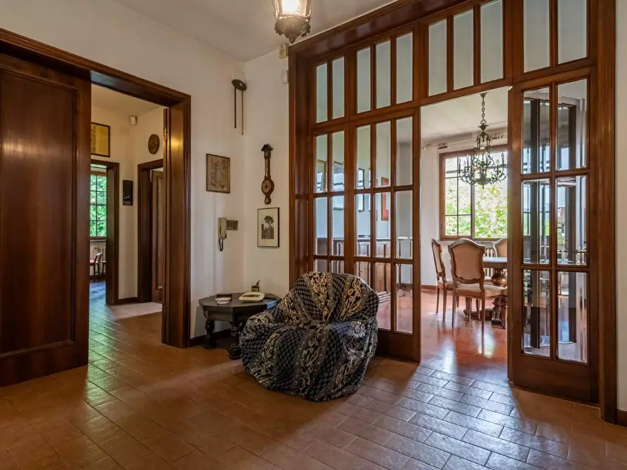 Immagine 10 di Villa in vendita  a San Giuliano Terme