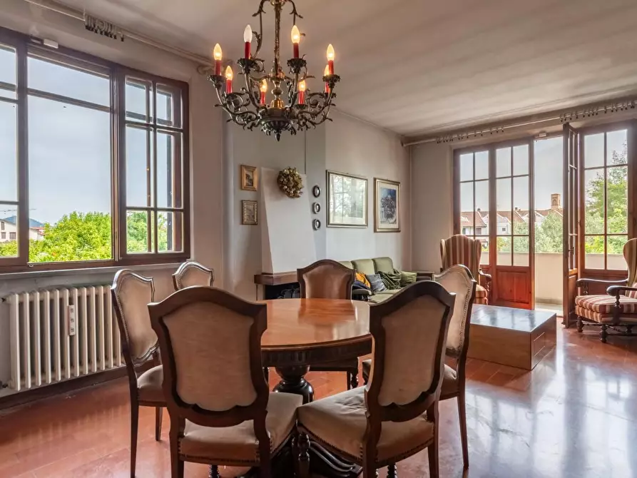 Immagine 11 di Villa in vendita  a San Giuliano Terme