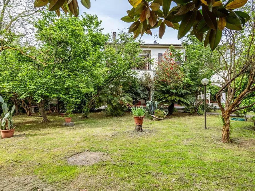 Immagine 44 di Villa in vendita  a San Giuliano Terme