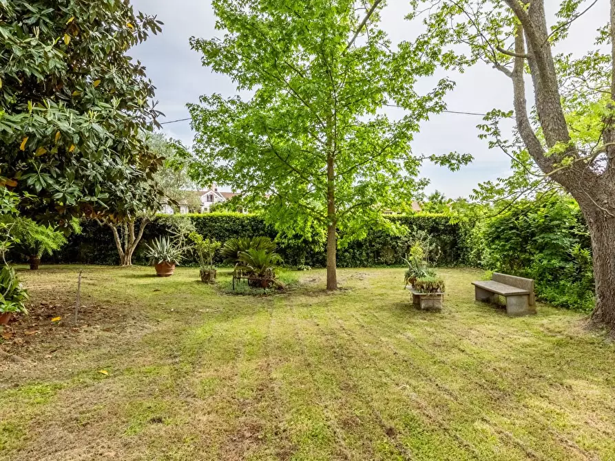 Immagine 43 di Villa in vendita  a San Giuliano Terme