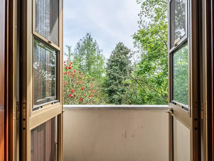 Immagine 23 di Villa in vendita  a San Giuliano Terme