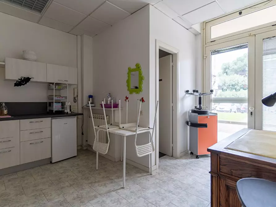 Immagine 9 di Ufficio in vendita  a Empoli