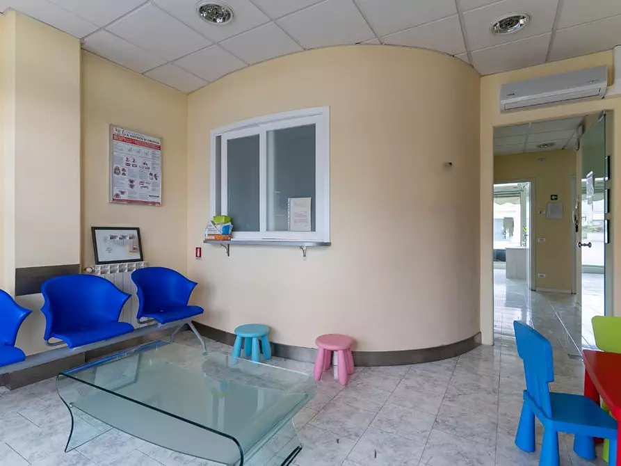 Immagine 21 di Ufficio in vendita  a Empoli