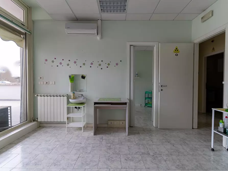 Immagine 7 di Ufficio in vendita  a Empoli