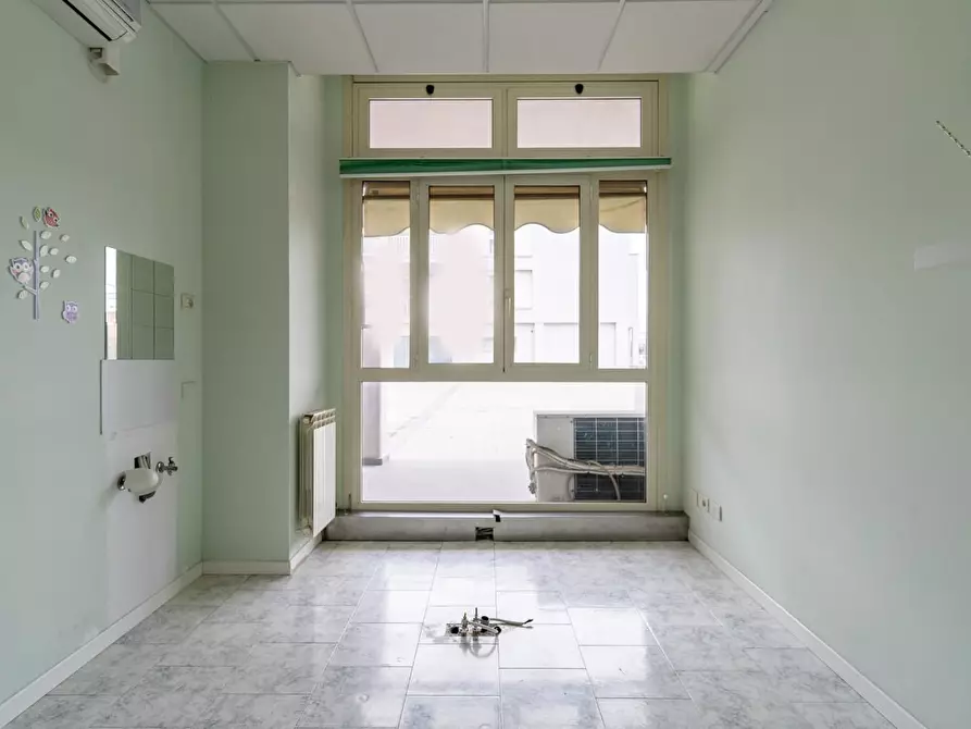 Immagine 13 di Ufficio in vendita  a Empoli