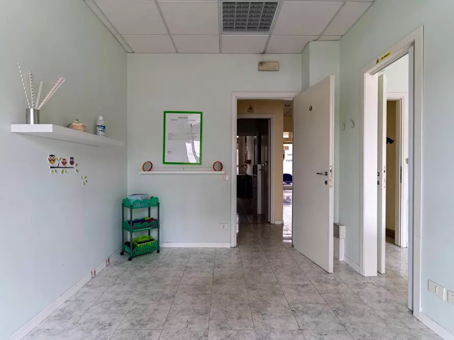 Immagine 15 di Ufficio in vendita  a Empoli