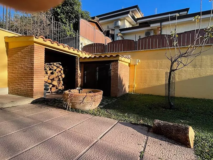 Immagine 13 di Casa trifamiliare in vendita  a Fiumicino