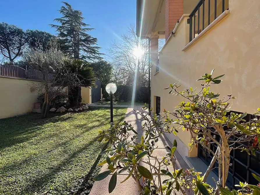 Immagine 7 di Casa trifamiliare in vendita  a Fiumicino