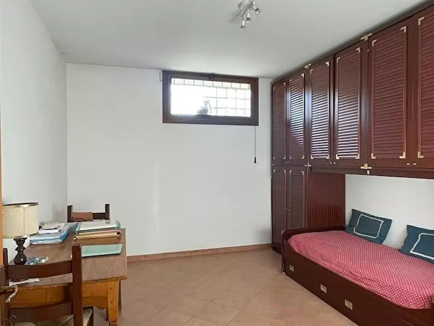 Immagine 27 di Casa trifamiliare in vendita  a Fiumicino