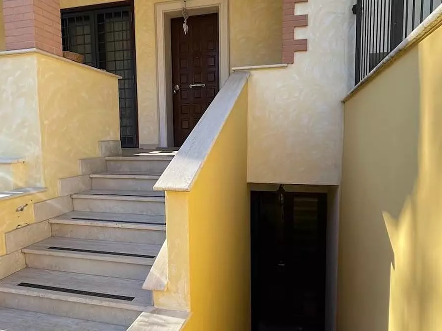 Immagine 18 di Casa trifamiliare in vendita  a Fiumicino