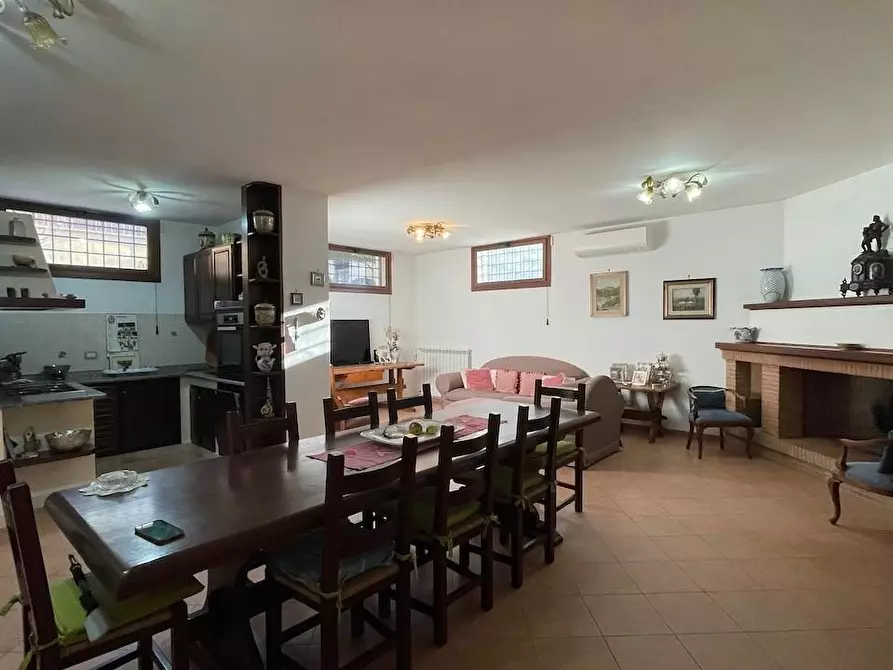 Immagine 25 di Casa trifamiliare in vendita  a Fiumicino