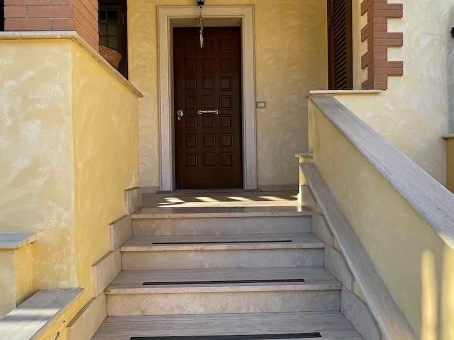 Immagine 14 di Casa trifamiliare in vendita  a Fiumicino