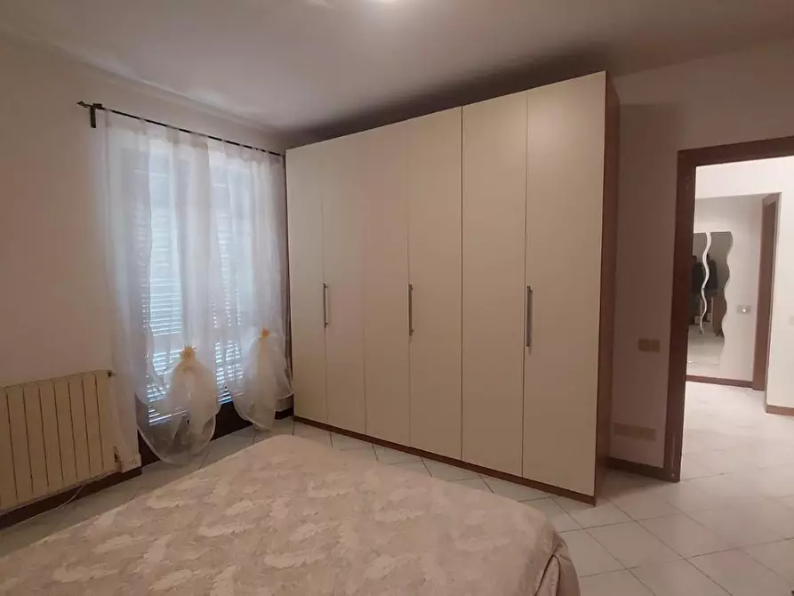 Immagine 9 di Villetta a schiera in vendita  a Massa