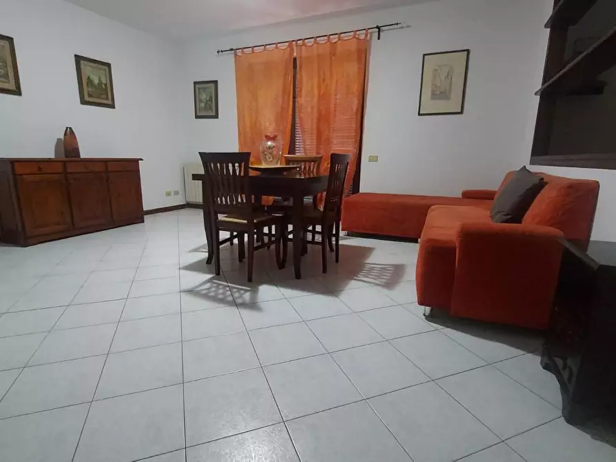 Immagine 3 di Villetta a schiera in vendita  a Massa