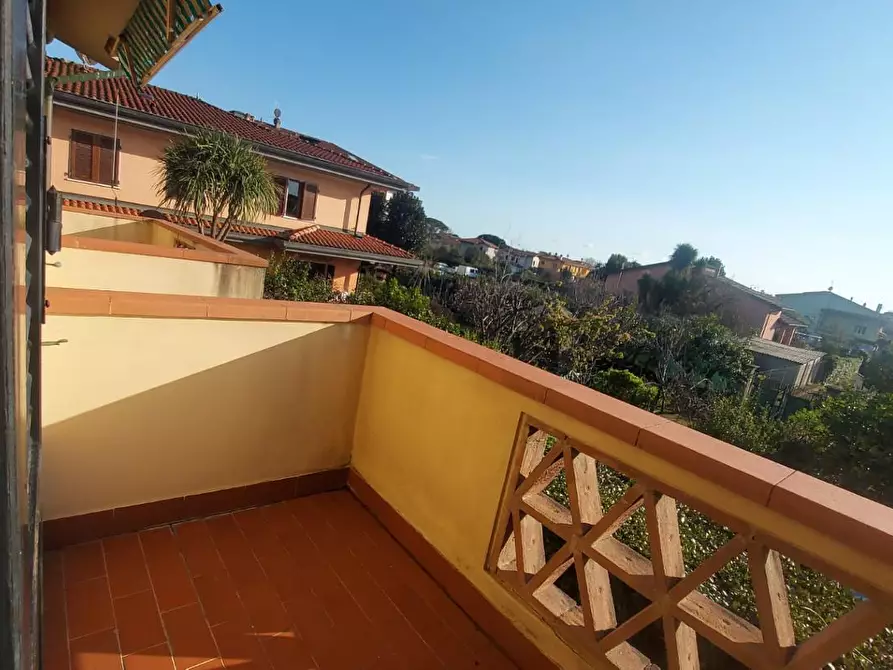 Immagine 15 di Villetta a schiera in vendita  a Massa