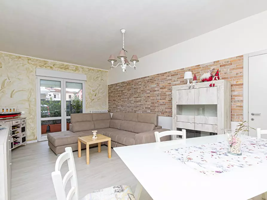 Immagine 10 di Appartamento in vendita  a Ponsacco