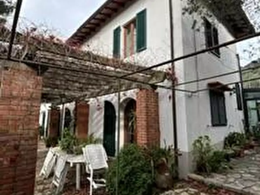 Immagine 7 di Casa bifamiliare in vendita  a San Giuliano Terme