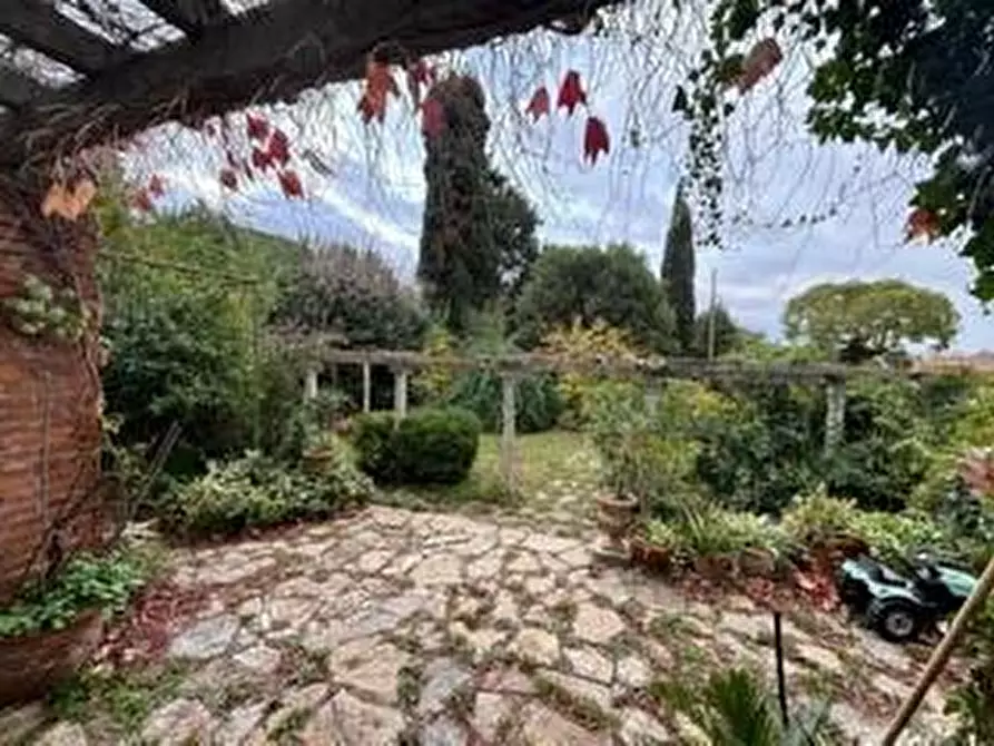 Immagine 15 di Casa bifamiliare in vendita  a San Giuliano Terme